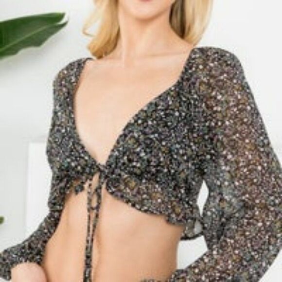 NWT Ivory Sheer Sleeve Floral Top S-M-L Available - Picture 1 of 4